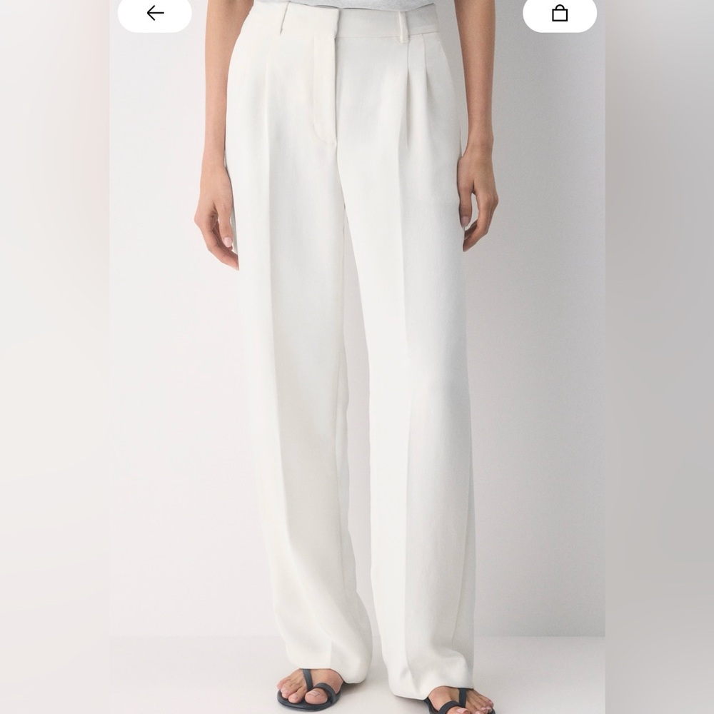 Aritzia Effortless Pant- size 4 regular length - light birch